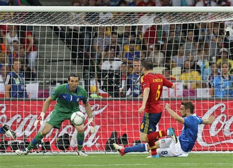 File:Andrés Iniesta shot Euro 2012 final.jpg   Wikimedia ...