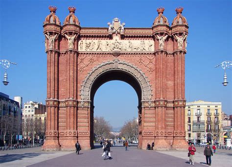 File:Arc de Triomf Barcelona.jpg   Wikimedia Commons
