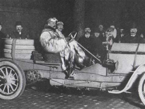 File:Auto Rallye Paris Madrid, 1900, Ziegenfell Mantel ...
