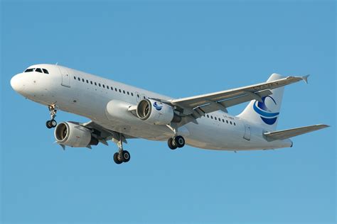 File:Avion Express Airbus A320 LY VEY  6705403435   2 .jpg