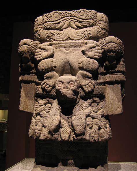 File:Aztec statue of Coatlicue, the earth goddess.jpg ...