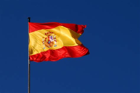 File:Bandera de España  M. Aire, Madrid  01.jpg ...