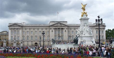 File:Buckingham Palace 2007.jpg   Wikimedia Commons