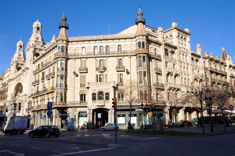 File:CasaPiaBatllo Barcelona.jpg   Wikimedia Commons