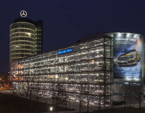 File:Concesionario de Mercedes Benz, Múnich, Alemania ...