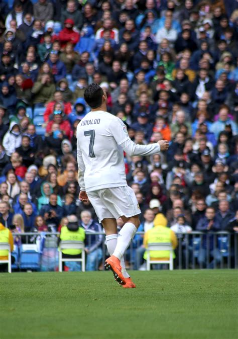 File:Cristiano RonaldoEn el Real Madrid.JPG   Wikimedia ...