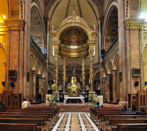File:Cuenca Ecuador Catedral Nueva 01.jpg   Wikimedia Commons