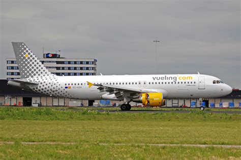 File:EC KDH Vueling airlines.jpg   Wikimedia Commons