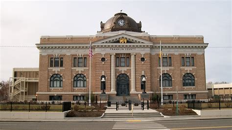 File:Franklin County Courthouse in Pasco, Washington.JPG ...