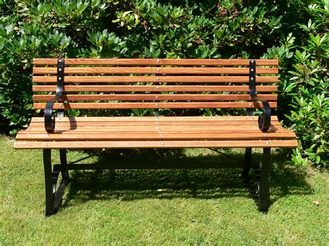 File:Garden bench 001.jpg   Wikipedia