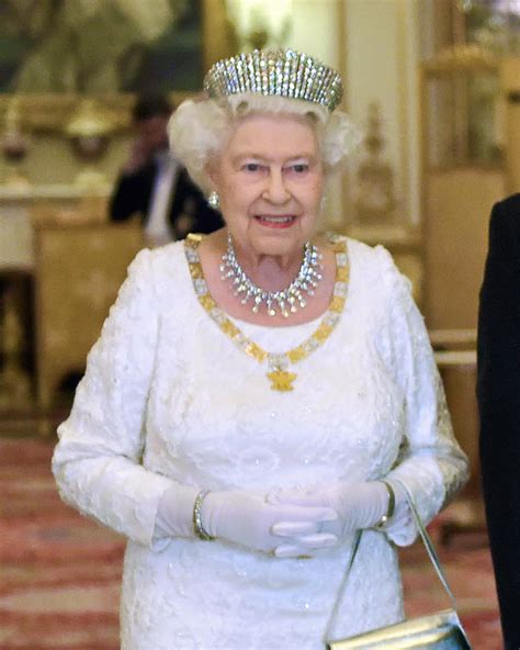 File:HM Queen Elizabeth II.jpg   Wikimedia Commons