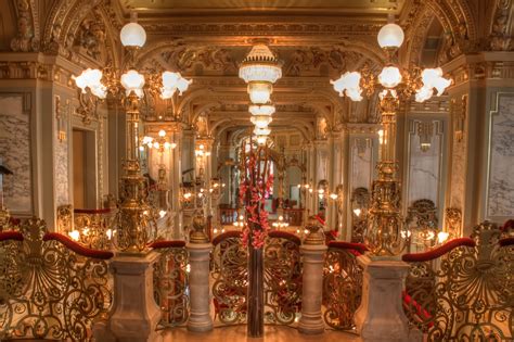 File:Interior of New York Palace, Cafe Budapest ...