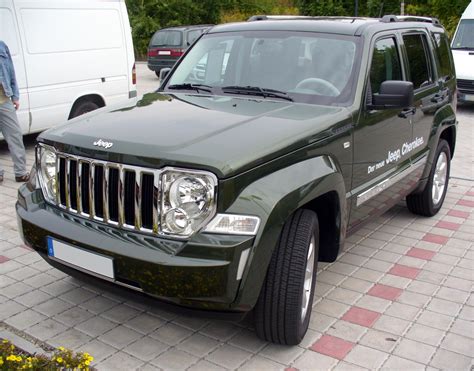 File:Jeep Cherokee Limited 2.8 CRD Jeepgreen.JPG ...