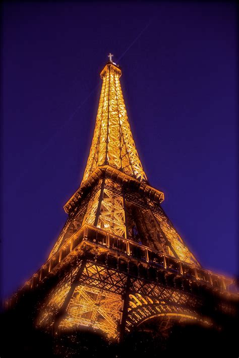 File:La Tour Eiffel de nuit, Paris.jpg   Wikimedia Commons