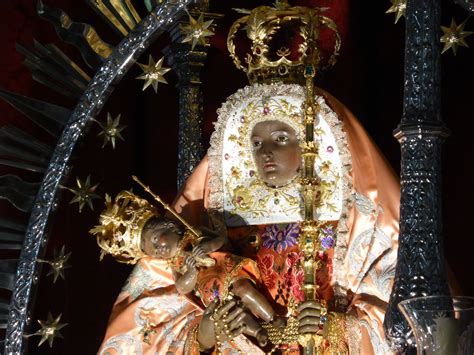 File:La Virgen de Candelaria, en Tenerife, Patrona de las ...