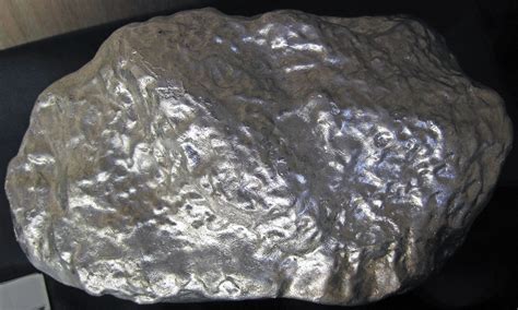 File:Large platinum nugget  replica   Ural Mountains ...