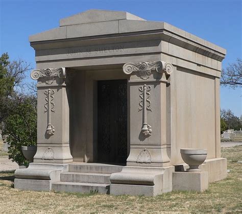 File:Llano Cemetery, Amarillo, Texas, Shelton mausoleum ...