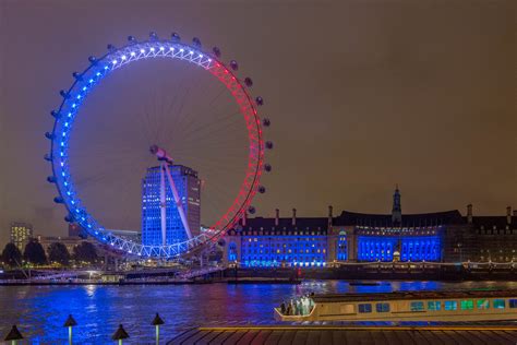 File:London Eye in French flag colours after Paris attacks ...