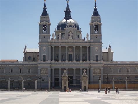 File:Madrid. Catedral de la Almudena 5.jpg   Wikipedia