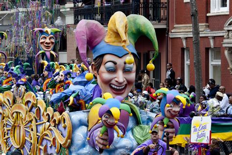 File:Mardi Gras Parade, New Orleans, Louisiana, 11700u.tif ...