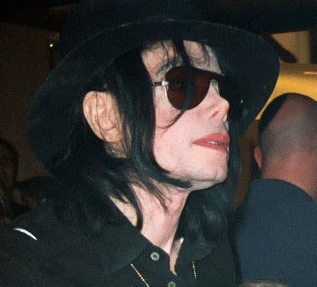 File:Michael Jackson in Vegas cropped 2.jpg   Wikimedia ...