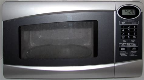 File:Microwave oven flashon.jpg   Wikimedia Commons