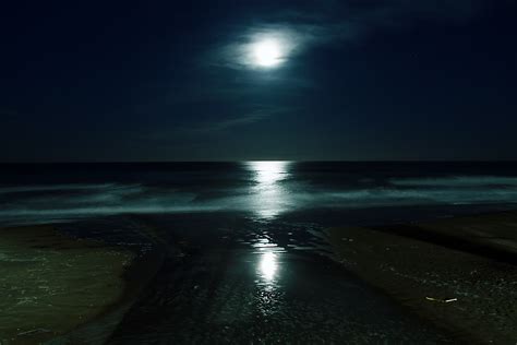 File:Noche en la playa de Mar de Ajó.JPG   Wikimedia Commons