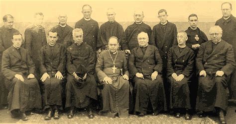 File:Obispo Cifuentes, Padres Alemanes, 1s jesuitas.jpg ...