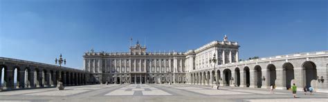 File:Palacio Real Madrid 2.jpg   Wikimedia Commons