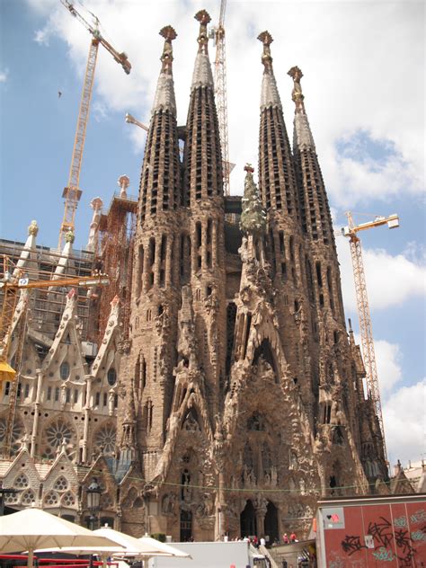 File:Sagrada Familia Barcelona.jpg   Wikimedia Commons