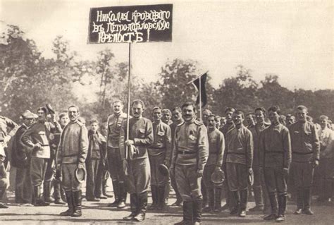 File:Демонстрация солдат 1917.jpg   Wikimedia Commons