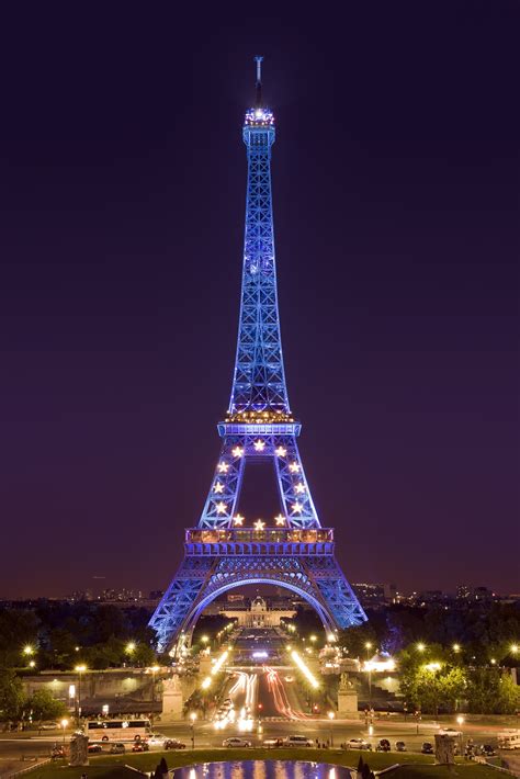 File:Tour Eiffel de nuit..jpg   Wikimedia Commons