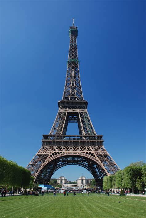 File:Tour Eiffel, Paris, France.JPG   Wikimedia Commons