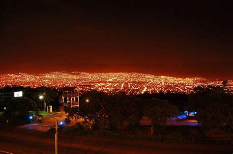File:Tuxtla Gutierrez vista de Noche.jpg