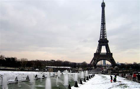 File:Vue sur la Tour Eiffel , Eiffel Tower in Paris France ...