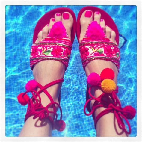 Flor de vida ibiza pom pom sandals | deniffe | Pinterest ...