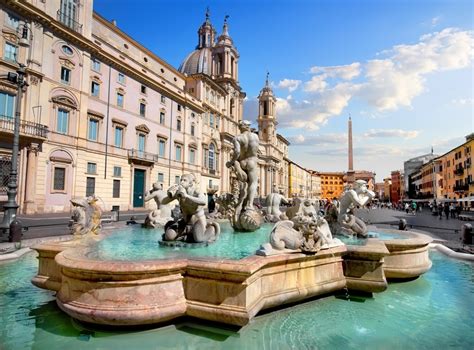 Fontana del Moro on piazza Navona in Rome, Italy min ...