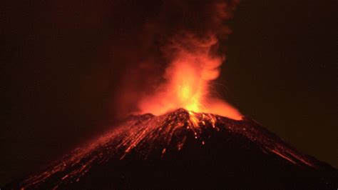 Forget fireworks, Mexico s Popocatépetl volcano puts on an ...
