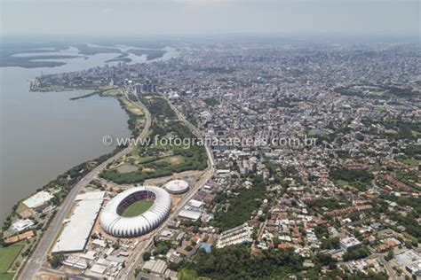 Foto aérea: Estádio Beira Rio em Porto Alegre, Rio Grande ...