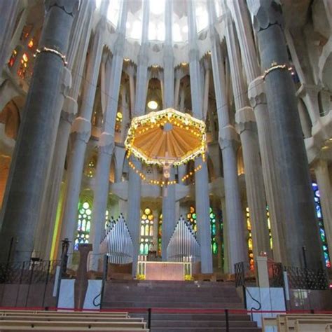 Foto de Basílica de la Sagrada Familia, Barcelona: Altar ...