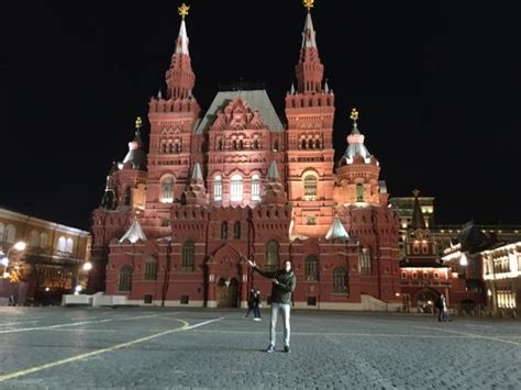 Foto de Kremlin, Moscú: Plaza Roja de Moscu por la noche ...