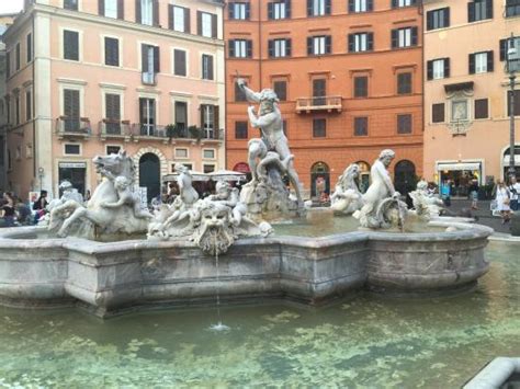 Foto de Piazza Navona, Roma: Palacio Pamphili  embajada de ...