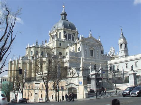 Foto Exterior de la Catedral de la Almudena – Guía ...