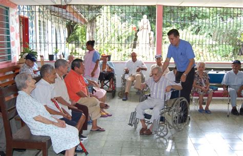 Fotos de Visita al Asilo de Ancianos, en el Barrio Bolivar ...