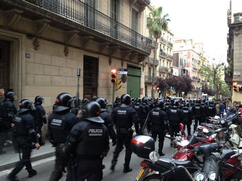 [FOTOS] Desplegament brutal dels mossos per una ...