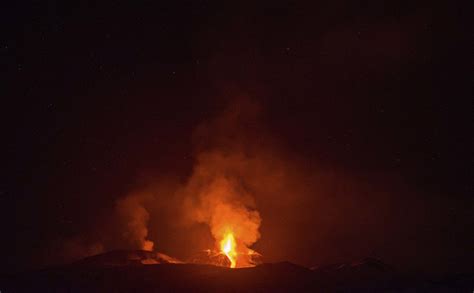 Fotos: El Etna, el volcán más grande de Europa, entra en ...