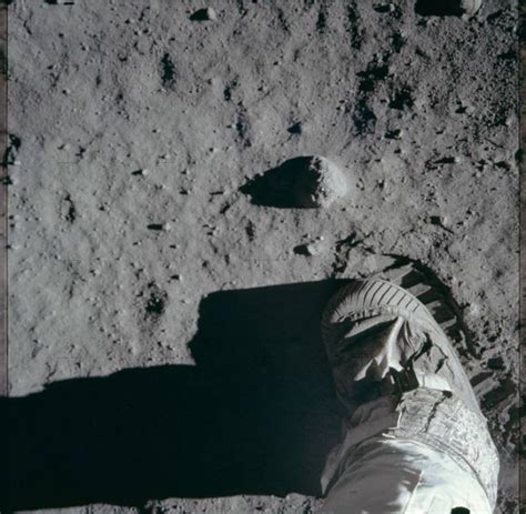 Fotos inéditas de la NASA   Apolo XI y el Apolo XII de 1 ...