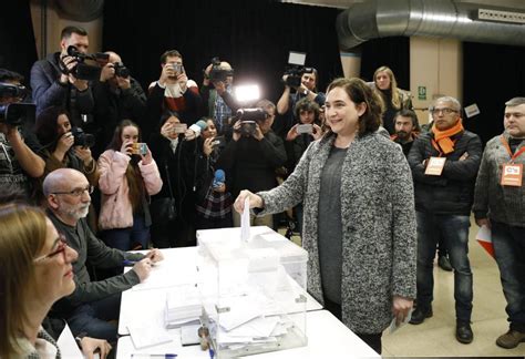 Fotos: Los políticos catalanes votan el 21D, en imágenes ...