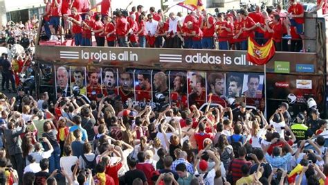 [FOTOS] Selección española celebra la Eurocopa 2012 en ...