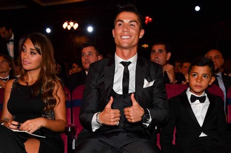 Fotos: The Best 2017: El beso de Cristiano Ronaldo y el ...